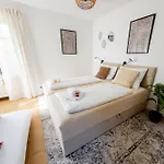 شقة Come4stay Innstadtgarten Domblick باساو