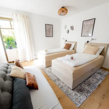 Come4stay Innstadtgarten Domblick Апартаменты *